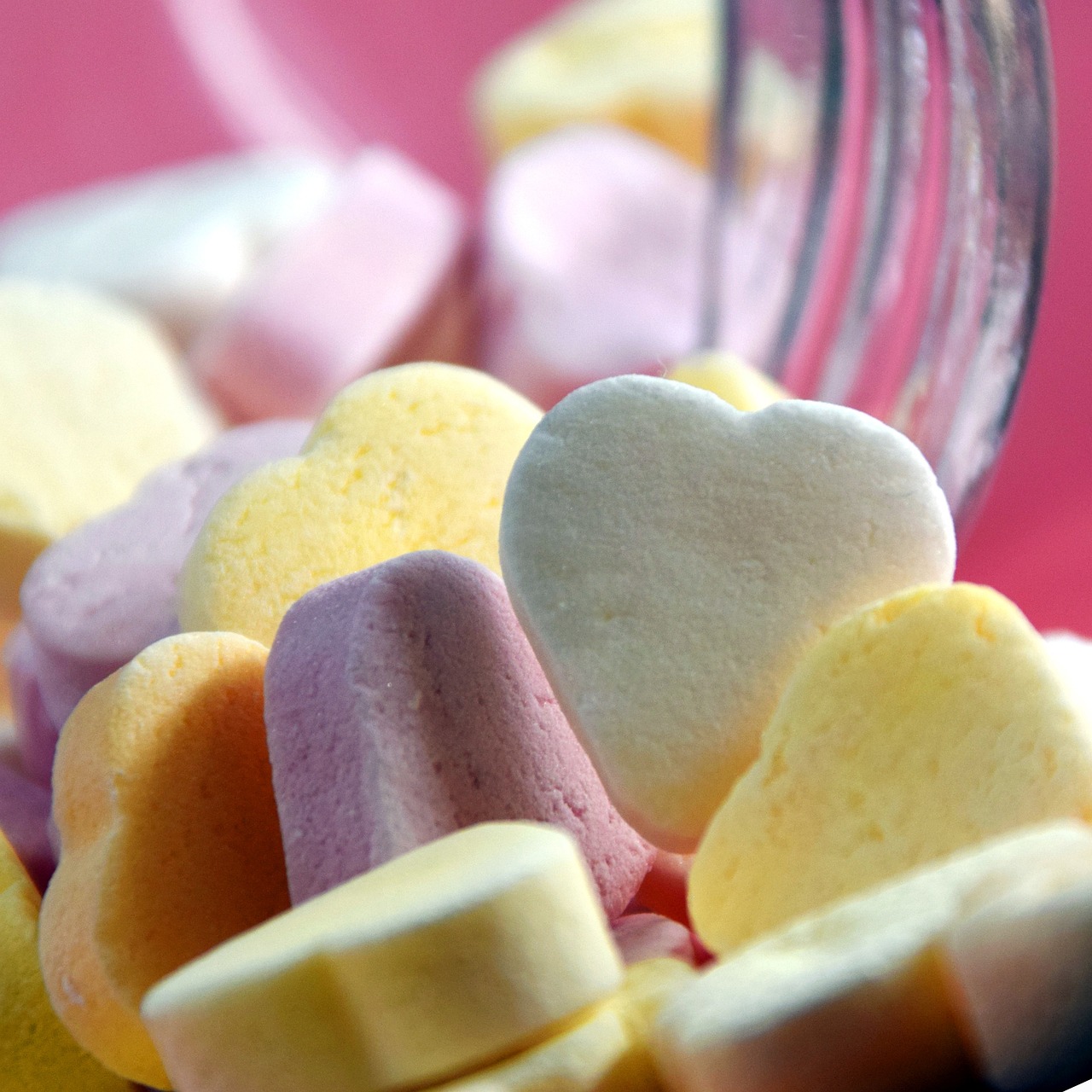 ダイエット中の職場でのお菓子の誘惑対策は？