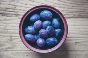 ダイエット中に甘い物をやめられない理由と対策は？