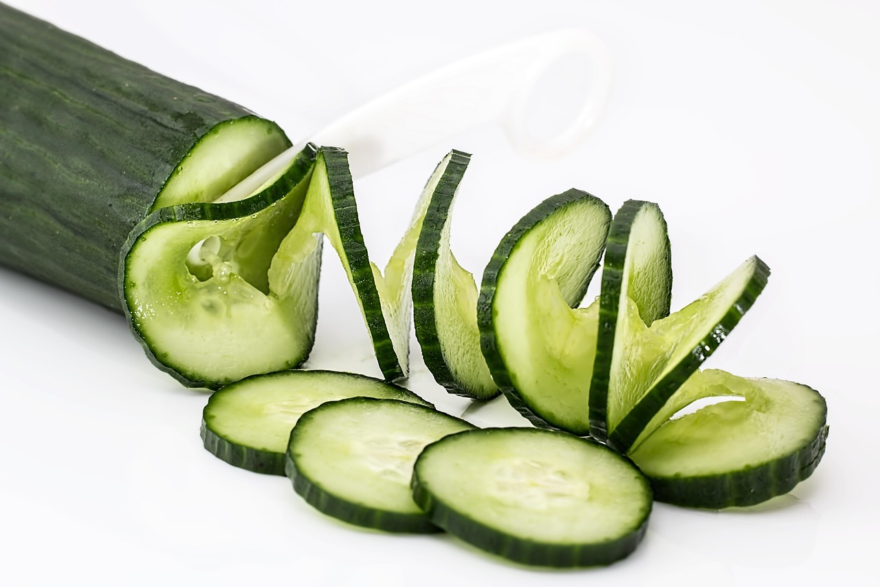女性がダイエット中でもストレスを感じずに食べたいものは？