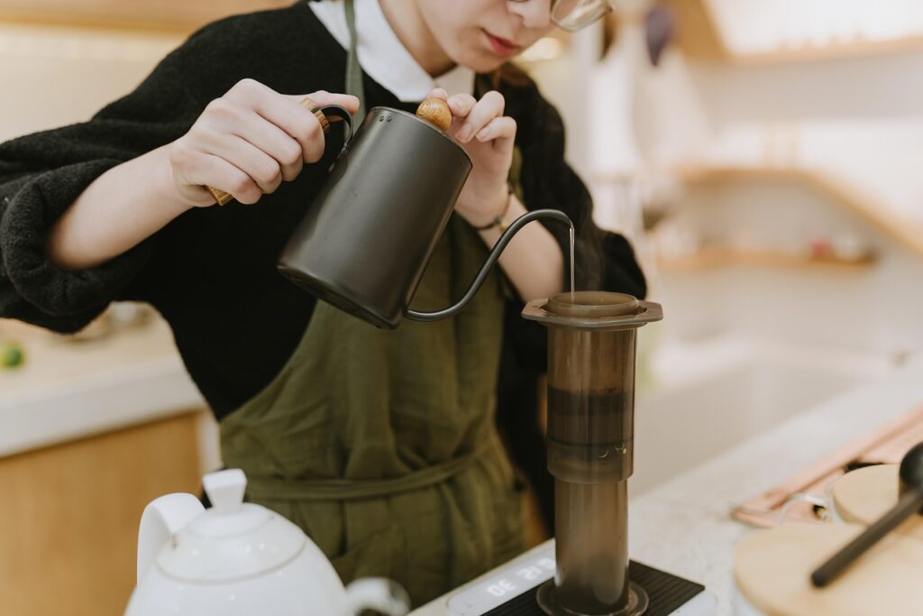 女性がダイエット中にプロテインをいつ飲むのが効果的ですか？