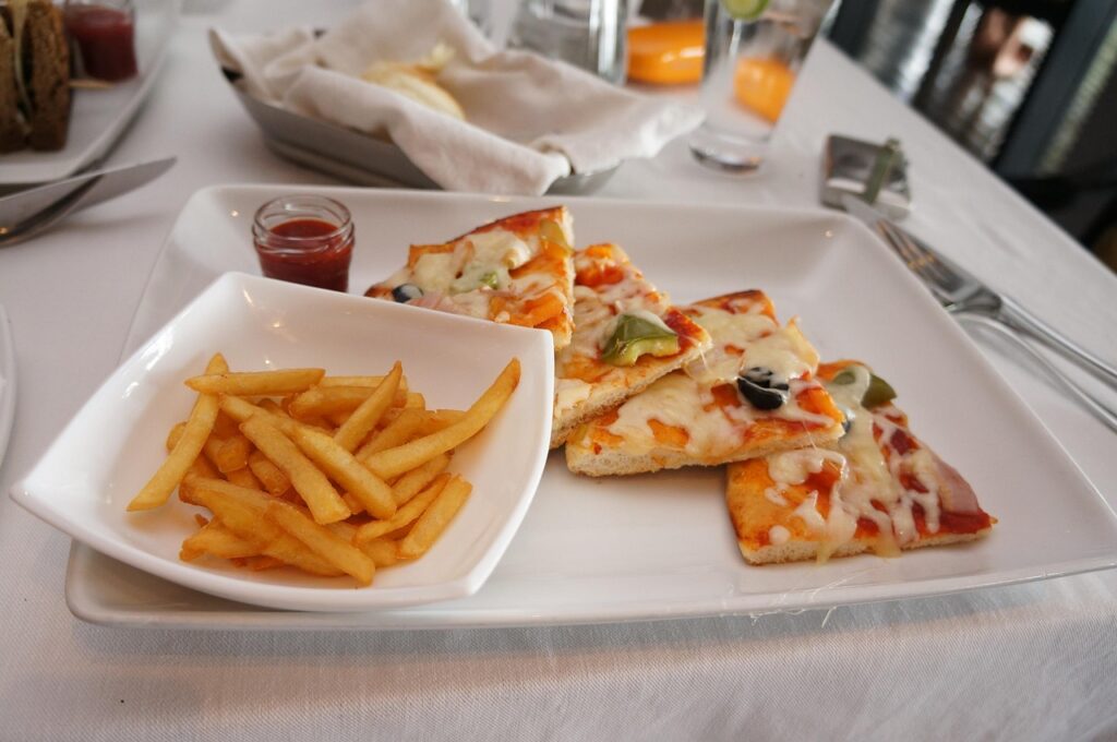 女性のダイエットに最適な外食チェーンのメニューは？