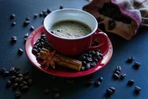 女性の生理前に食欲を止める方法は？